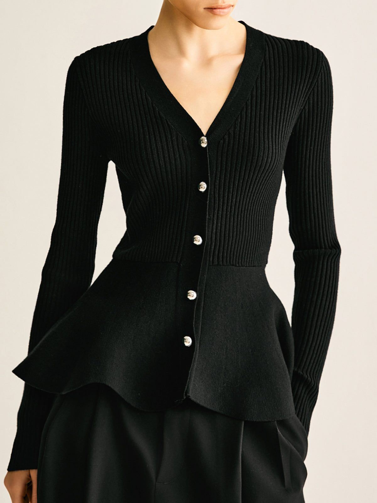 Oversized Stricktop mit Rippstrickeinsatz und Knopfleiste an der Taille 