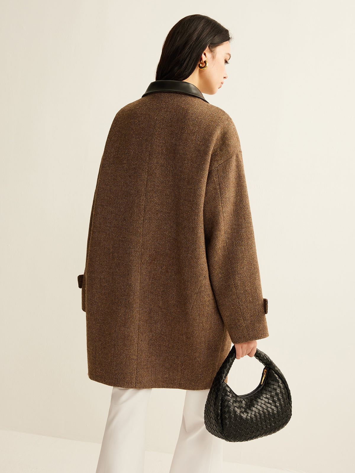 Manteau en laine à col contrastant et boutons 