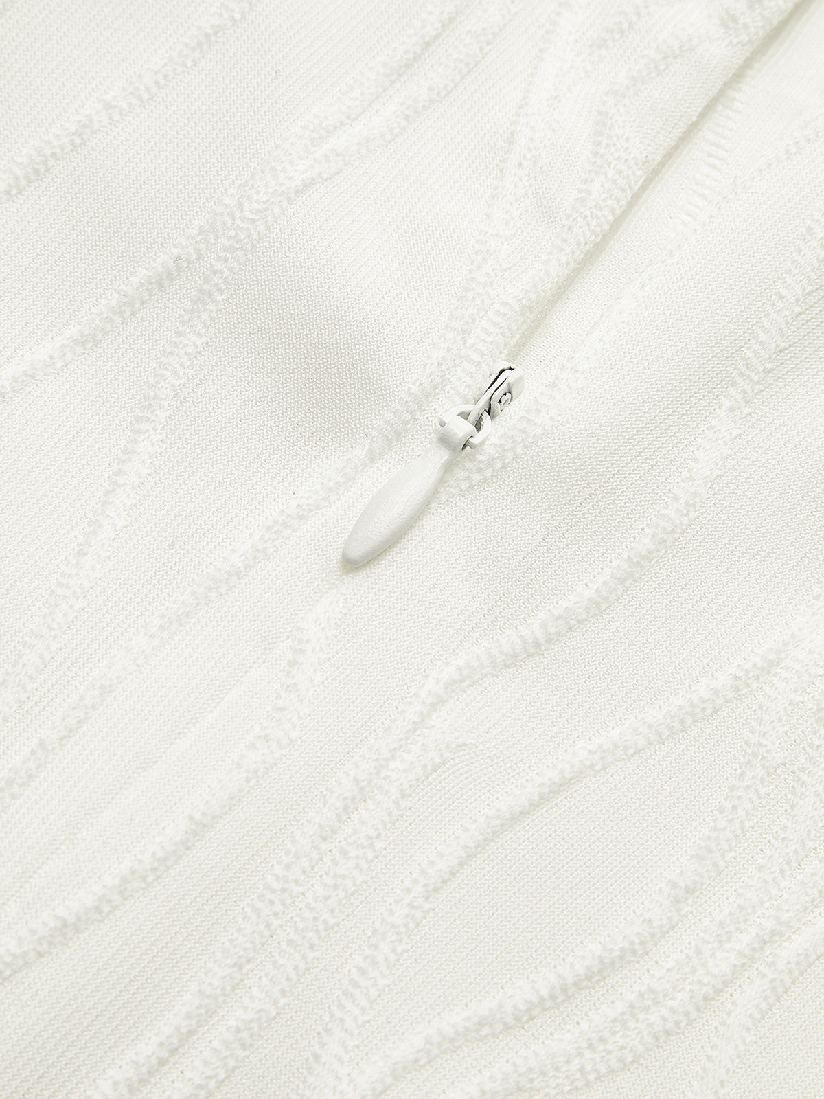 Kleid mit Paspelierung, Falten und Reißverschluss 