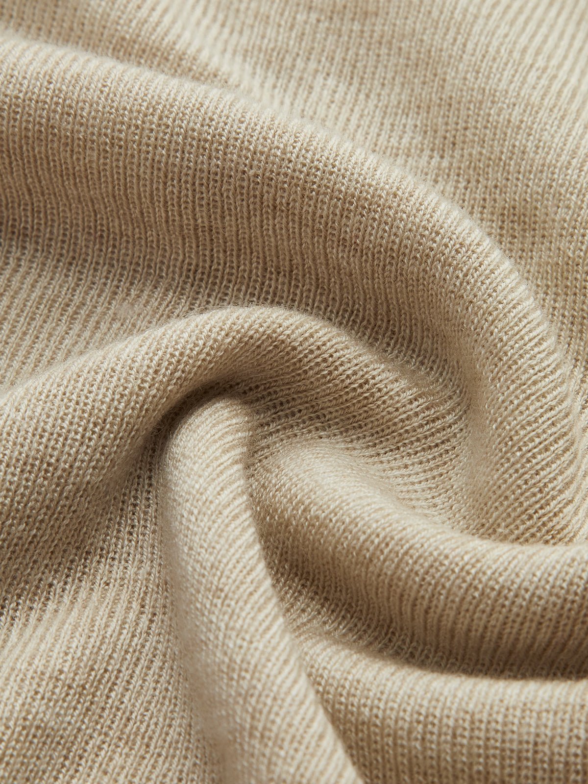 Strickoberteil mit Paspelierung aus Wollmischung 