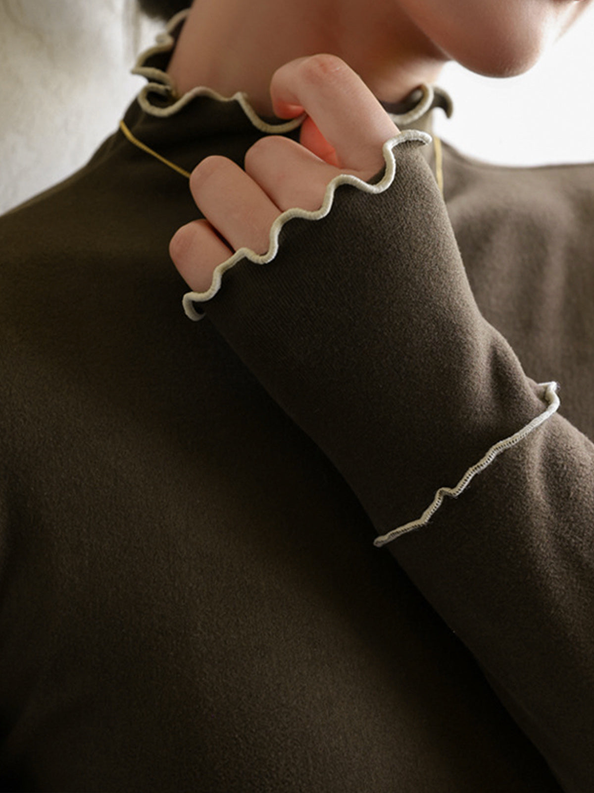 Slim-Fit-T-Shirt aus Jersey mit Wellenbesatz