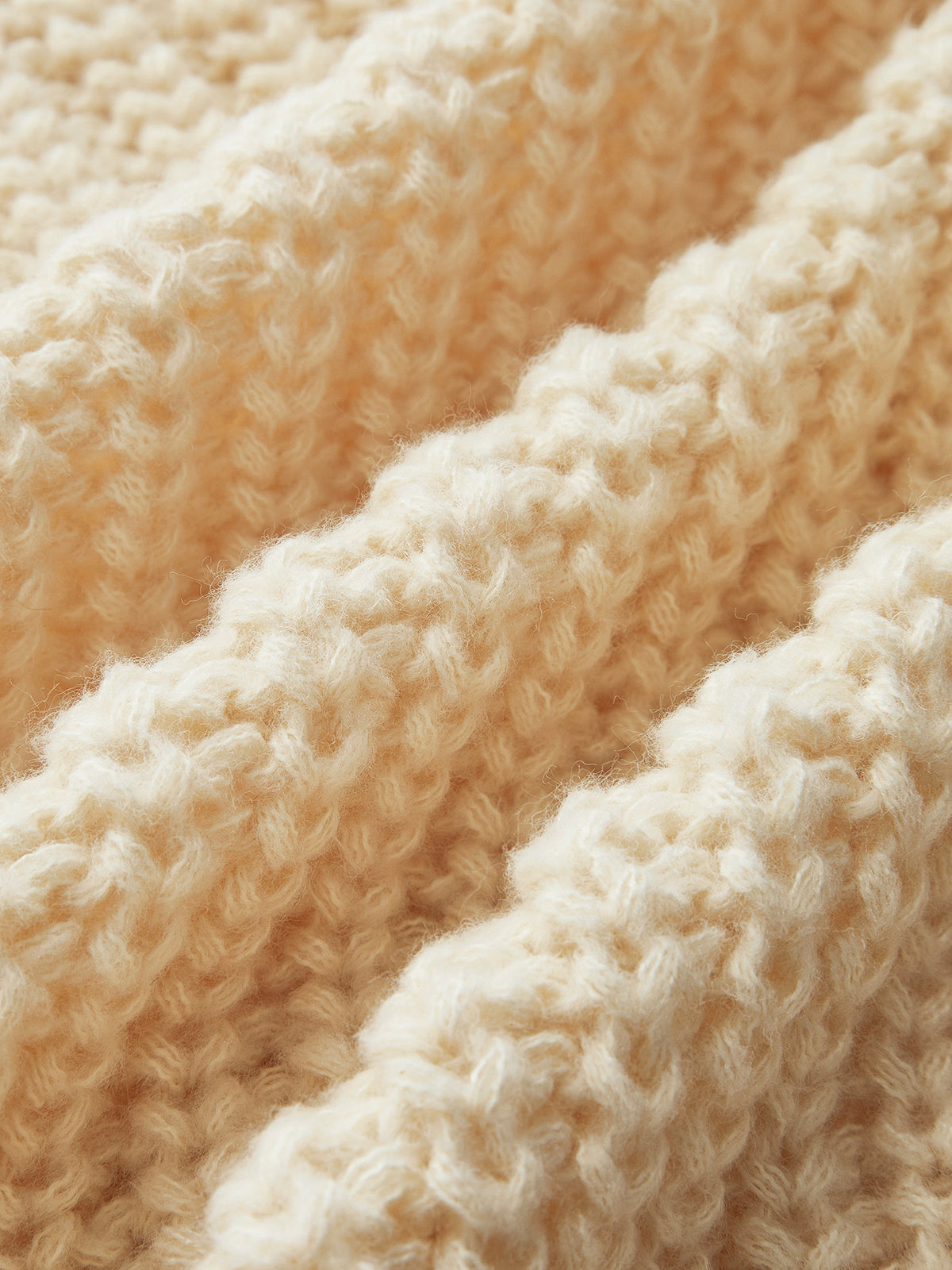 Einfacher, grob gestrickter Cardigan mit Knöpfen 