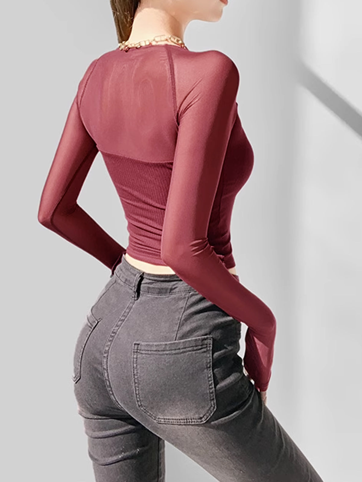 Crop-T-Shirt mit eckigem Ausschnitt und transparentem Einsatz 