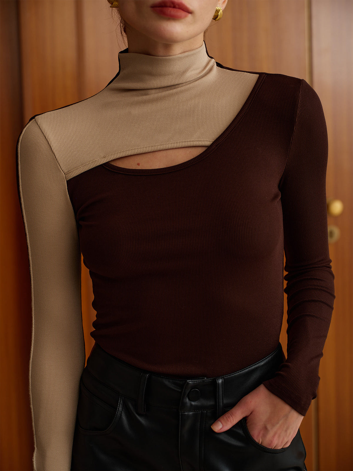 Haut à découpes et blocs de couleur 