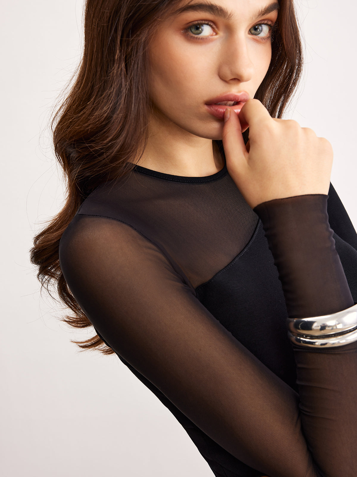 Asymmetrisches Jersey-Top mit transparentem Einsatz 