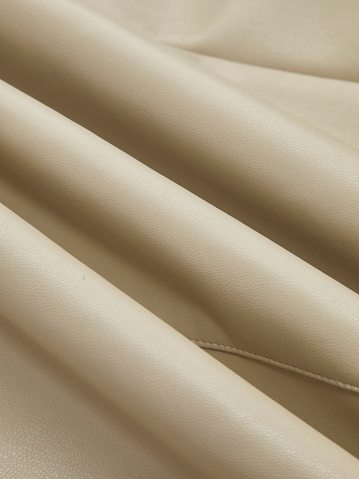 Midi-Rock mit Paspelierung aus Kunstleder 