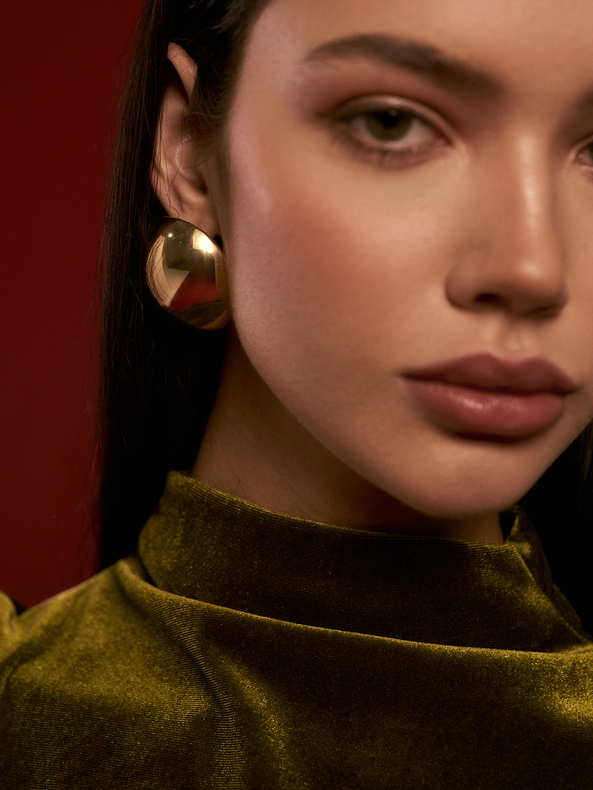 Boucles d'oreilles puces demi-boule brillantes 