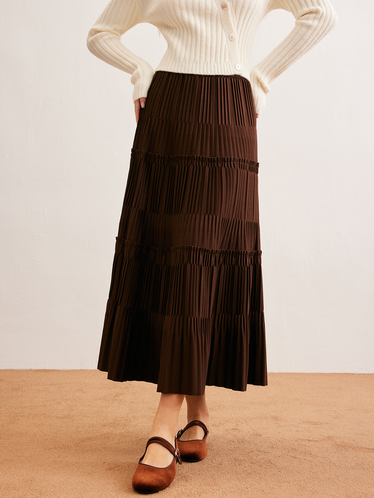 Faltenrock mit Salatbesatz 