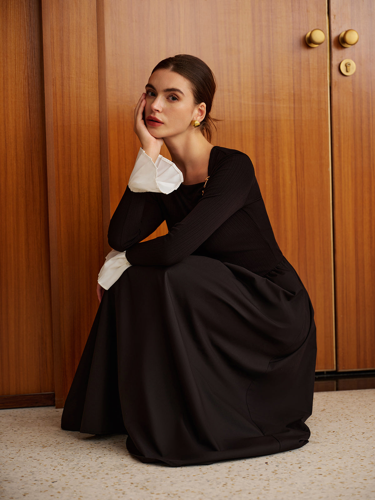 Robe sans ceinture à poches et poignets volantés 