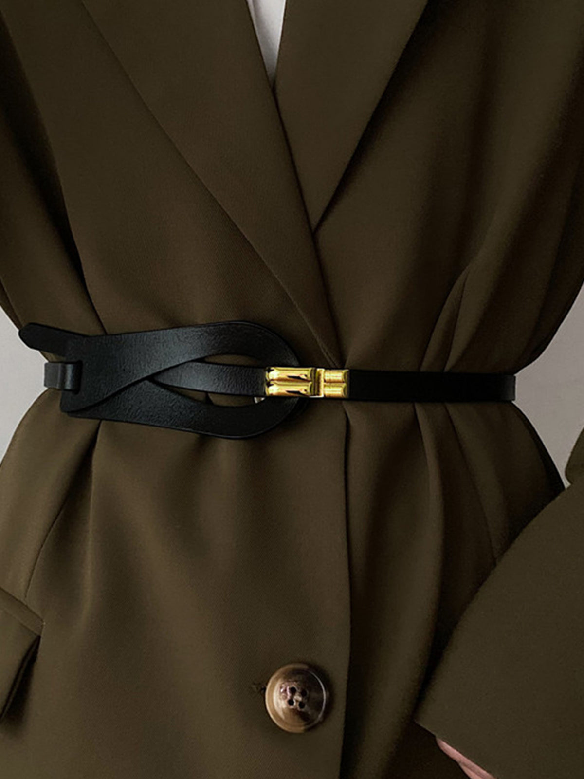 Ceinture en cuir creux irrégulière 