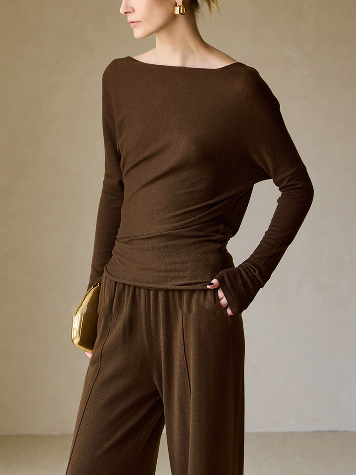 Pull slim décontracté à col asymétrique 