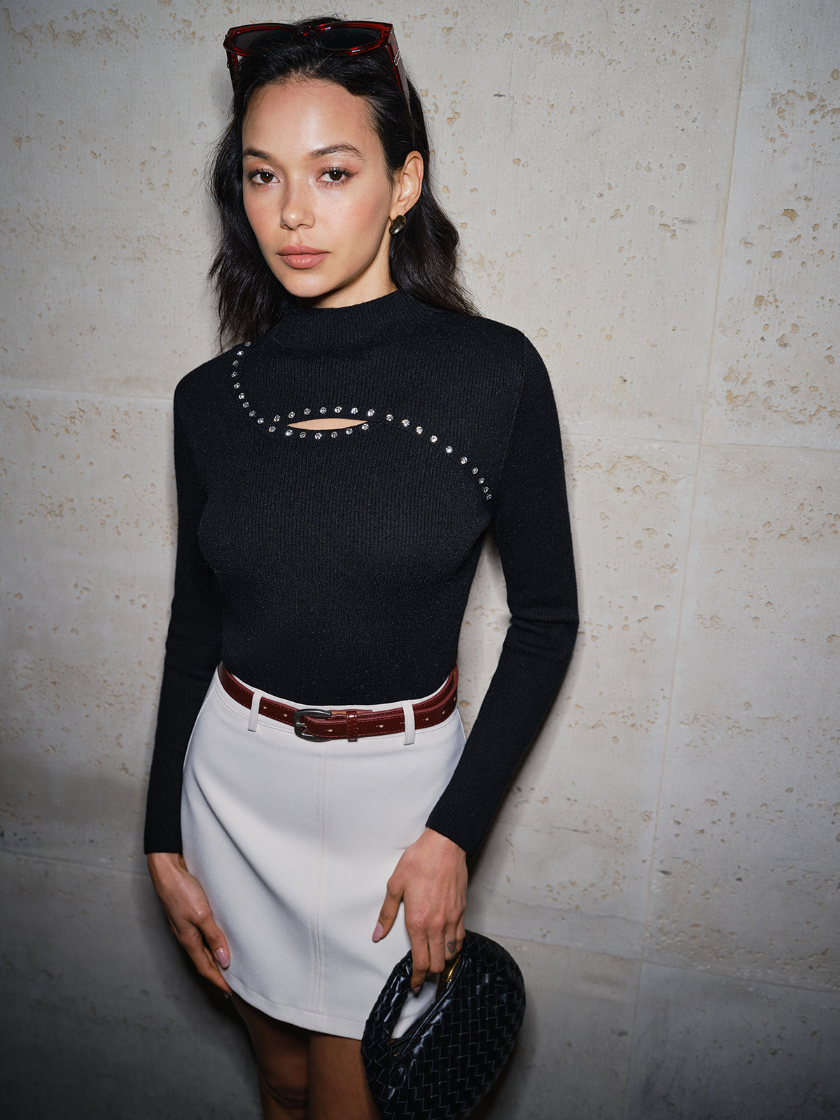 Pullover mit Cut-Outs, Perlenbesatz, schmal geschnitten, gerippt 