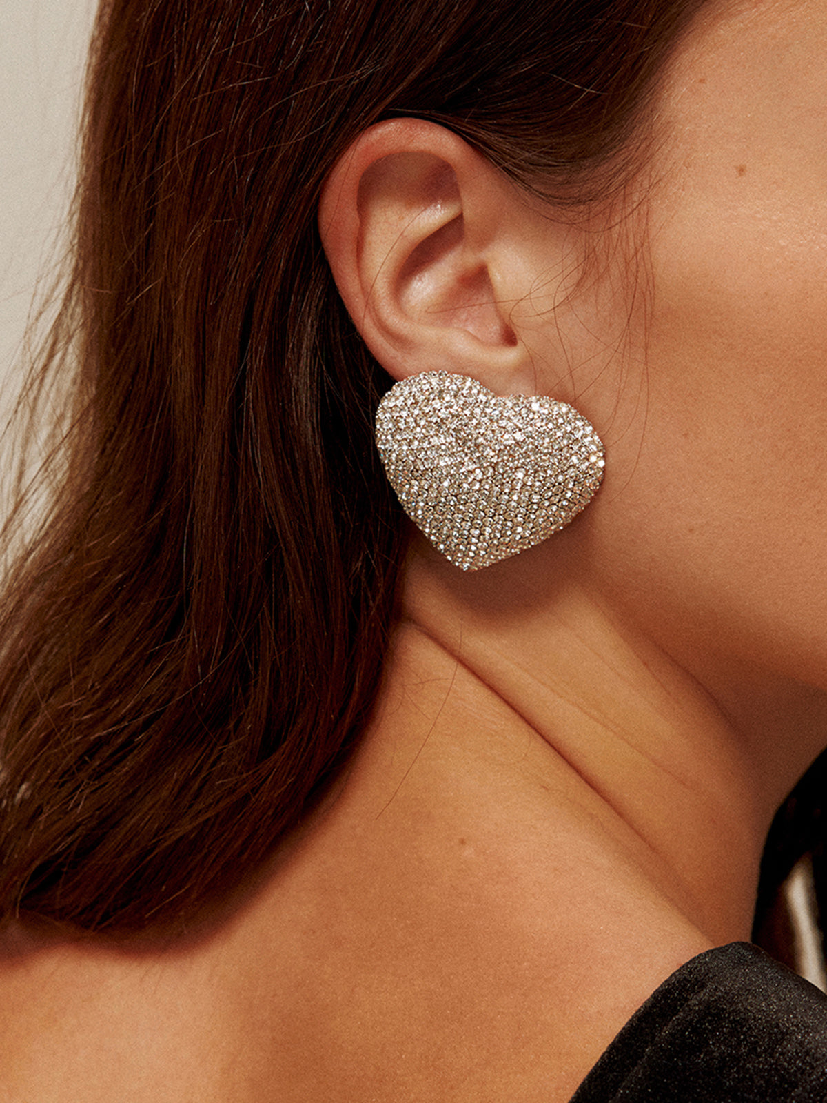 Boucles d'oreilles puces en forme de cœur avec strass 