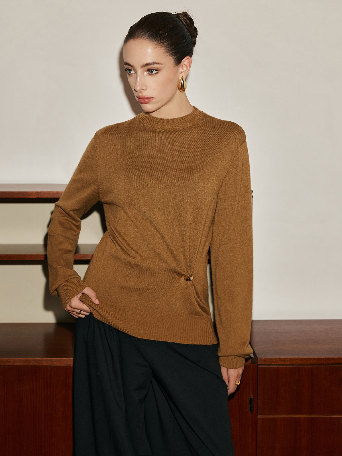 Pull en laine mélangée à nœuds métalliques 