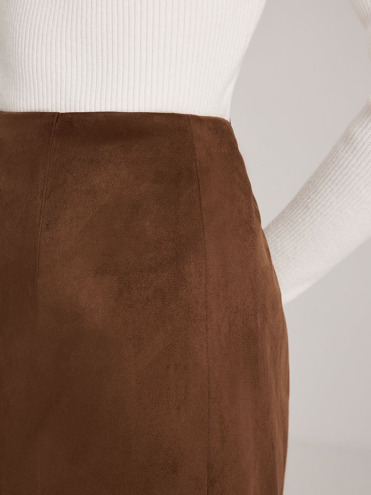 Rock aus Wildlederimitat mit Rückenschlitz und Reißverschluss 