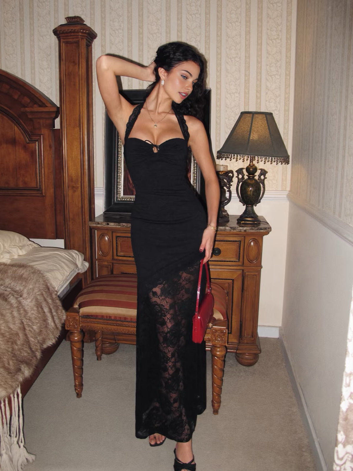 Robe à bretelles dos nu en dentelle transparente 