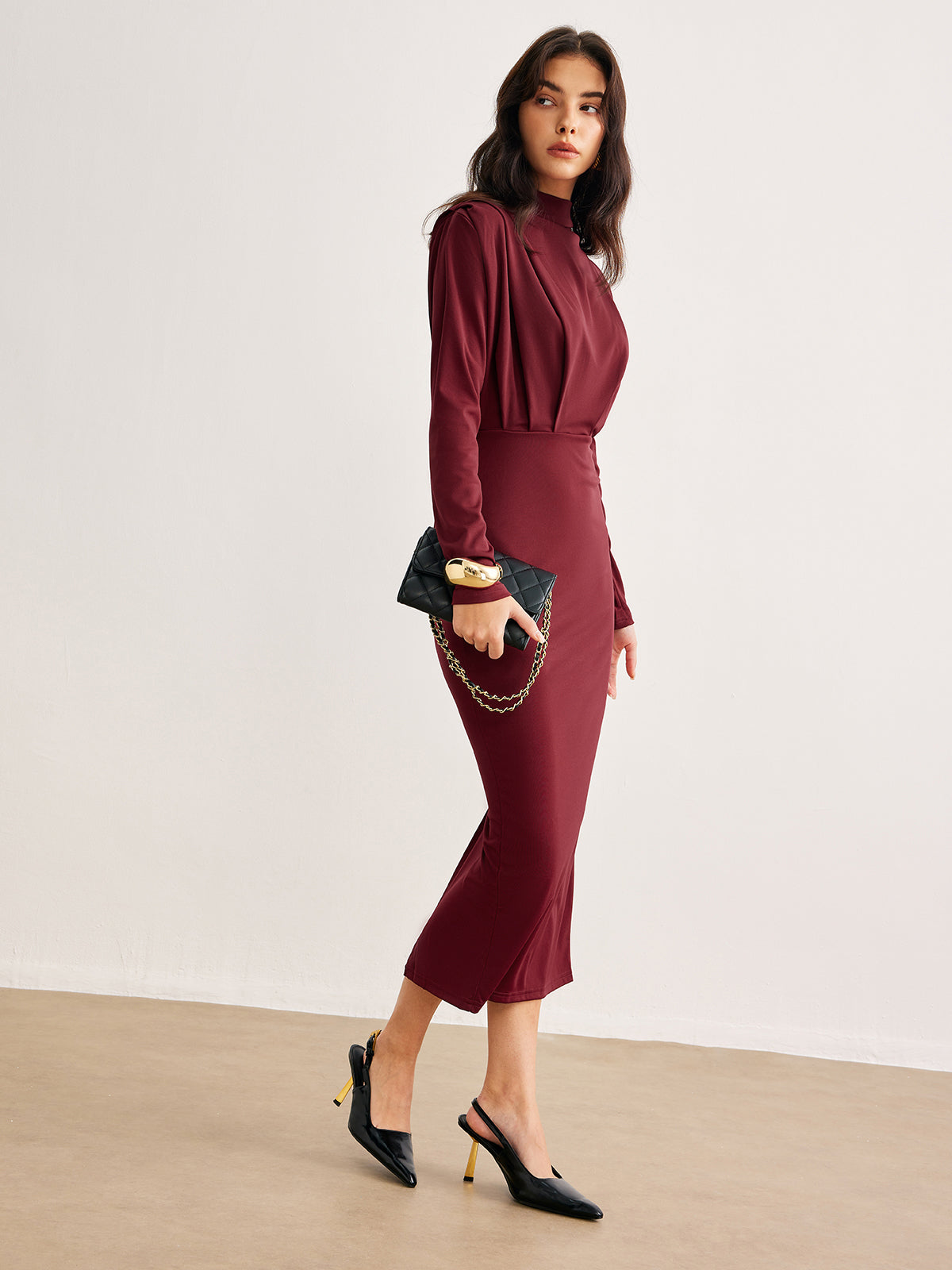 Robe en jersey plissée à col montant 