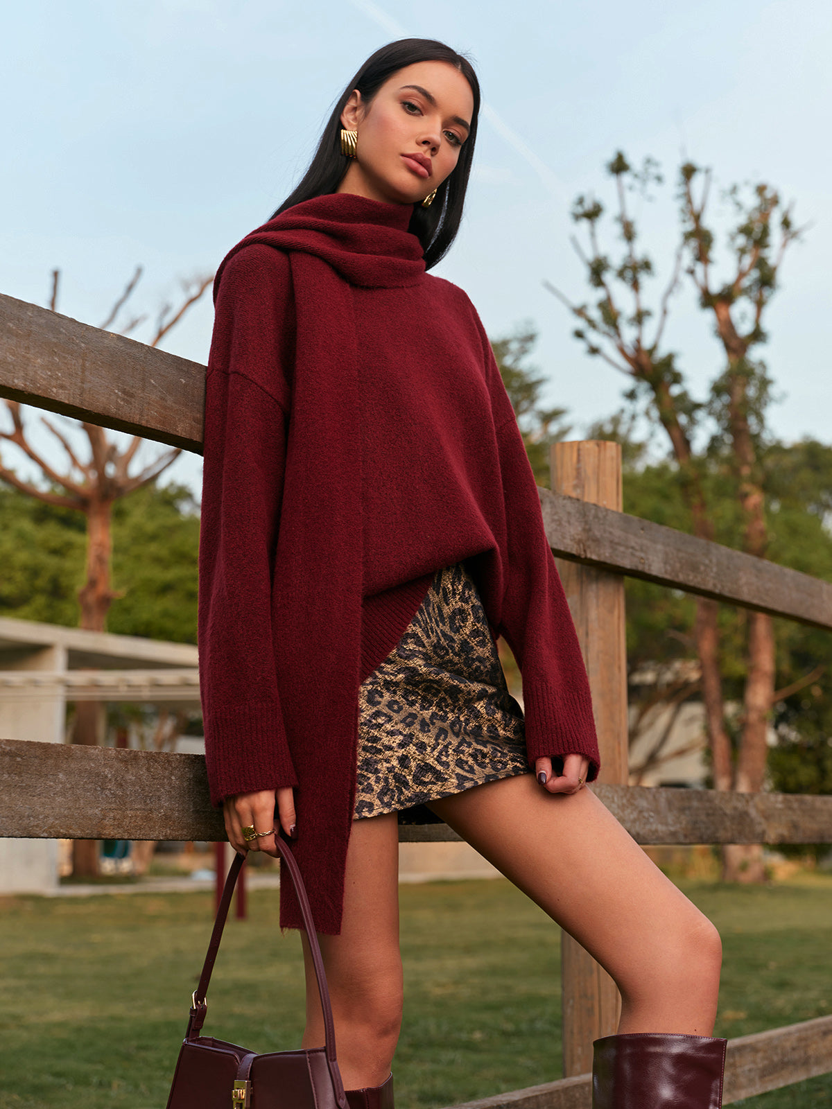 Schlichter Pullover mit passendem Schal