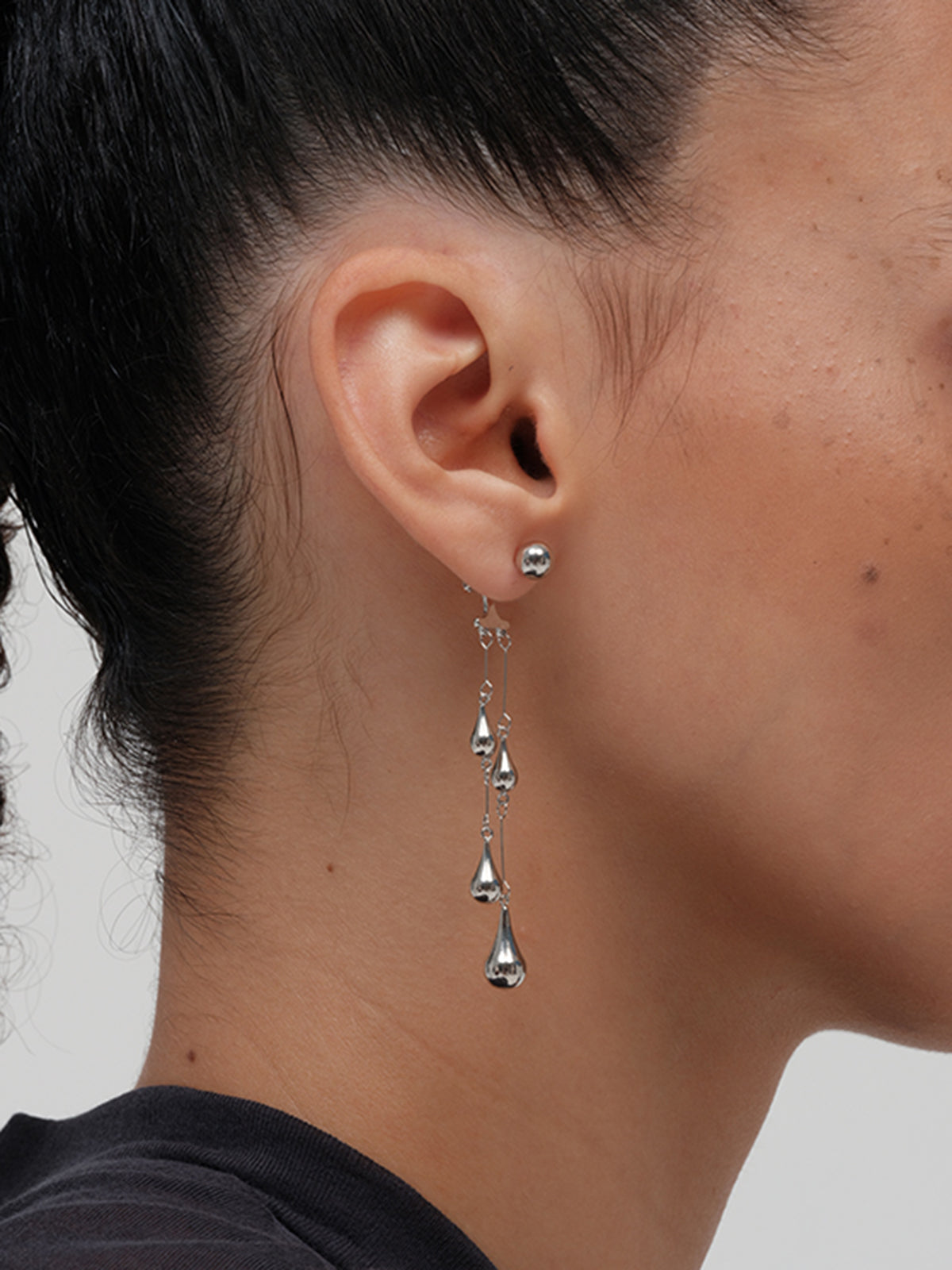Boucles d'oreilles clous pompons goutte d'eau