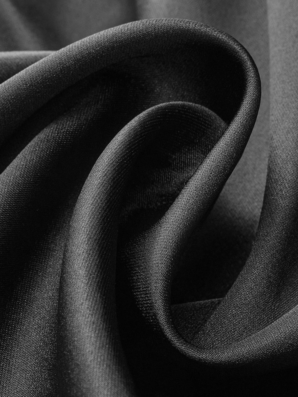 Plissiertes Satin-Saum-Spitzen-Cami-Kleid