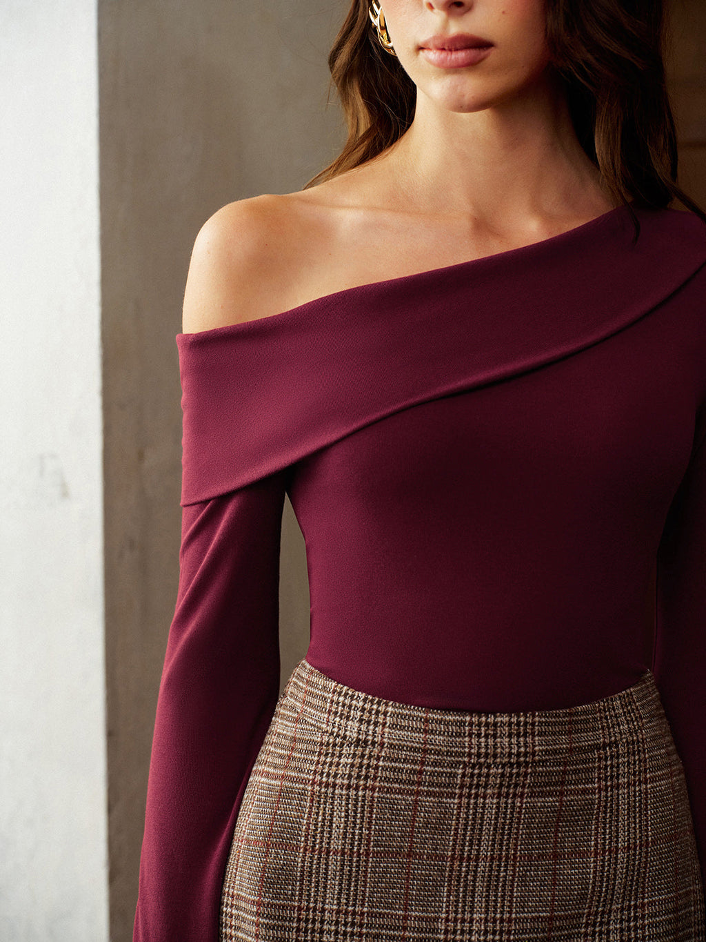 Asymmetrisches Neckholder-Jersey-Top mit Raffungen