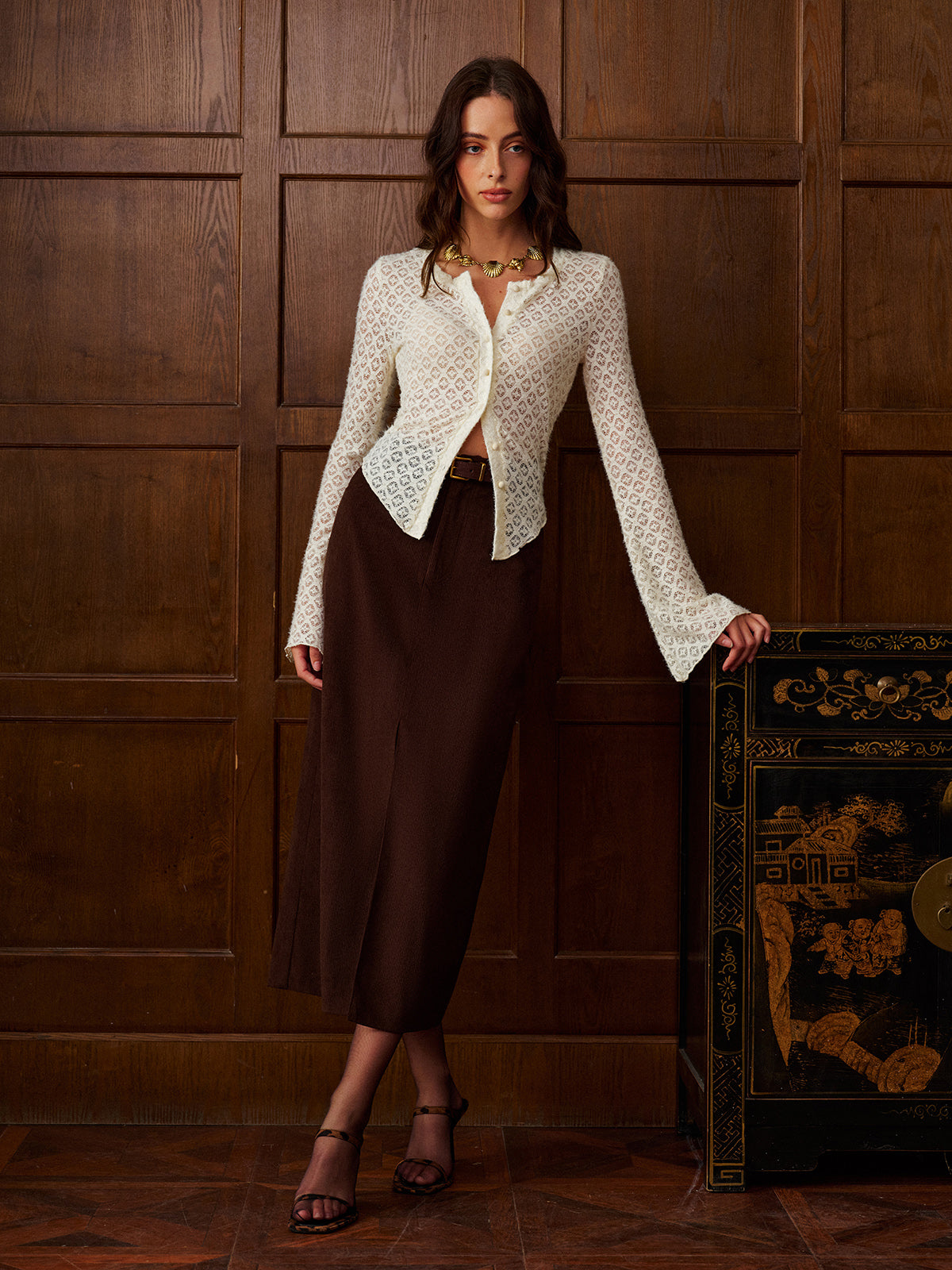 Semi-transparente Bluse mit Glockenärmeln und Knopfleiste