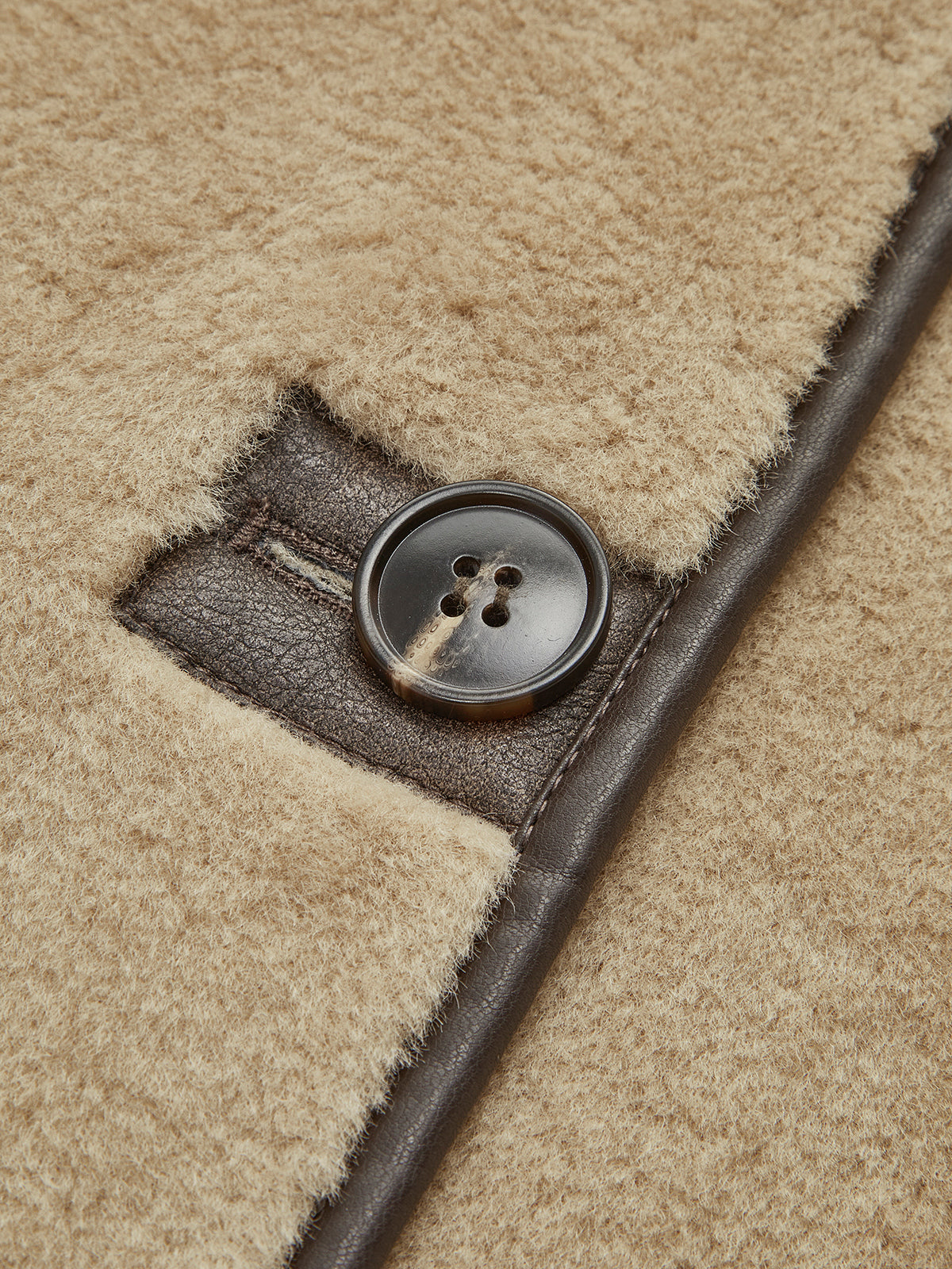 Manteau Minky à passepoil contrastant 