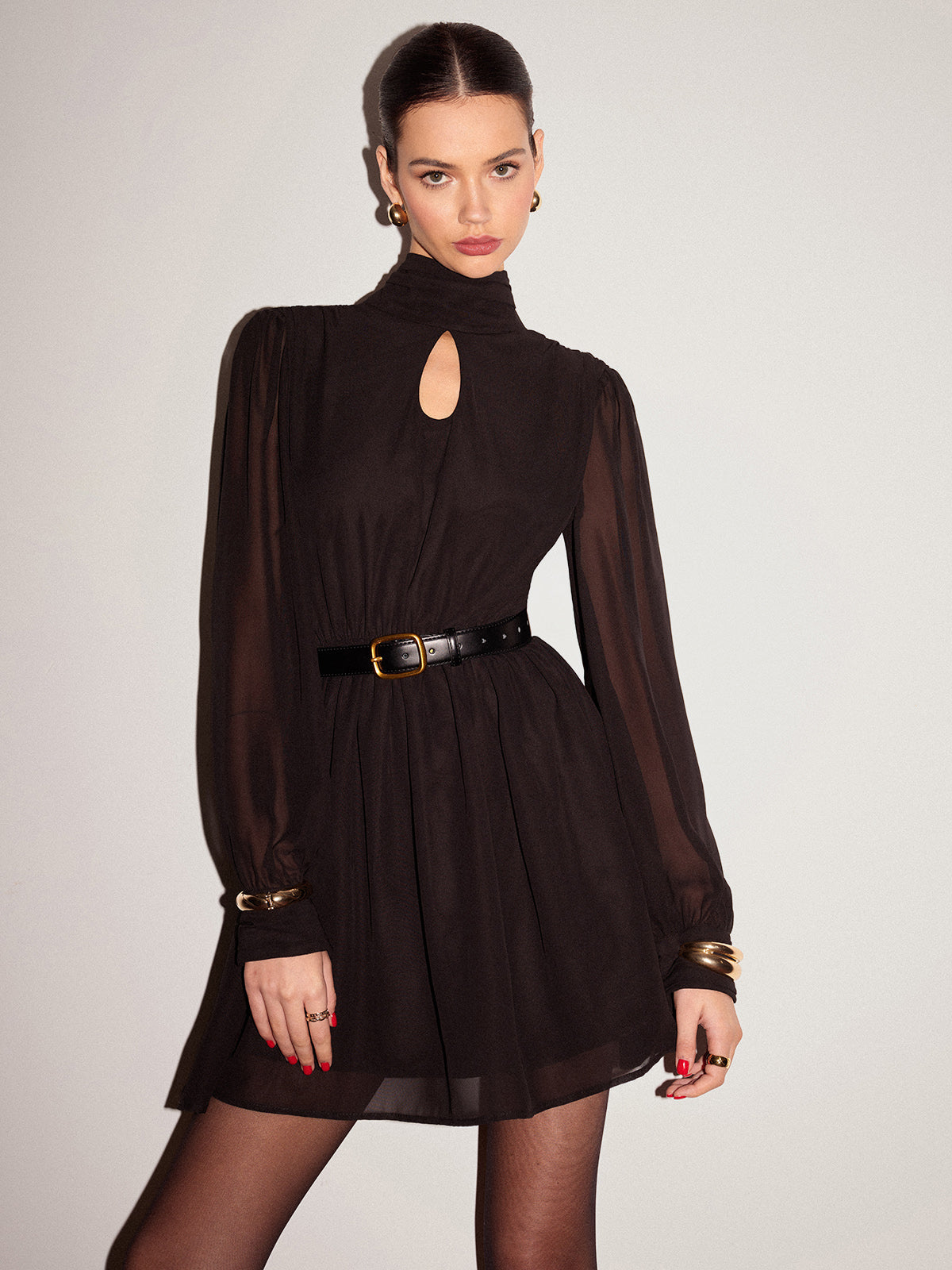 Robe en mousseline semi-transparente dos nu sans ceinture