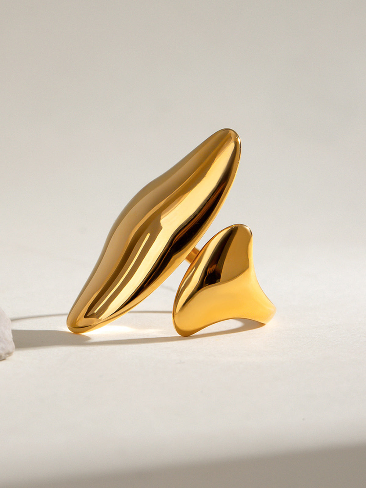 Bague ouverte asymétrique