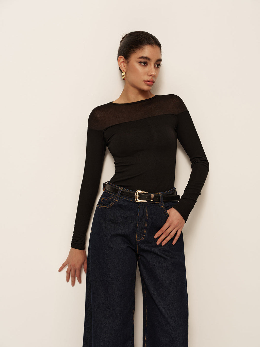 T-shirt ajusté en jersey à épaules transparentes