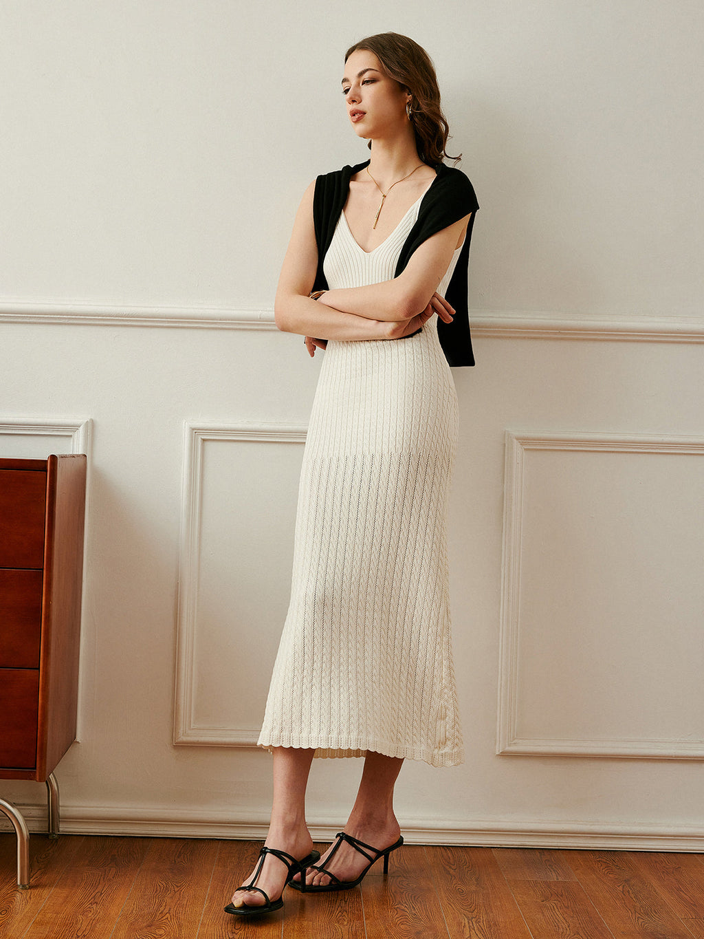 Geripptes Spaghettiträger-Strickkleid