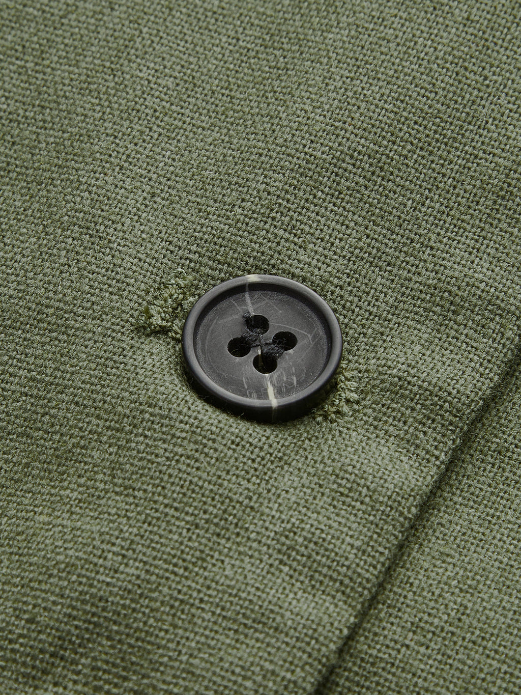 V-Ausschnitt Shorts-Set mit Knopfleiste und Gürtel