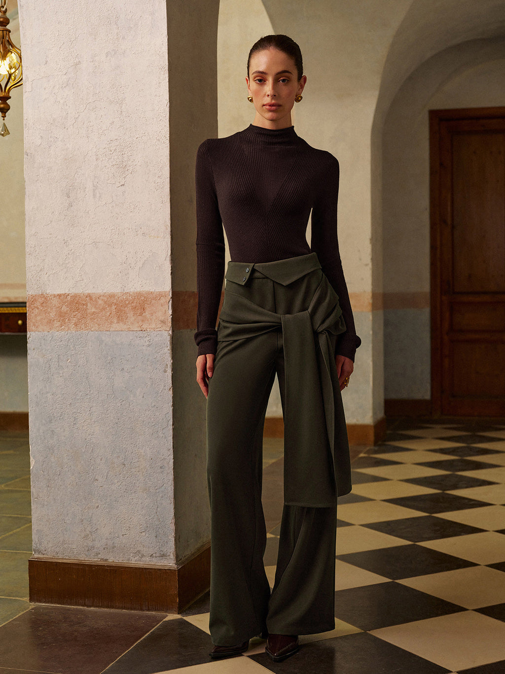 Pantalon noué taille mi-haute
