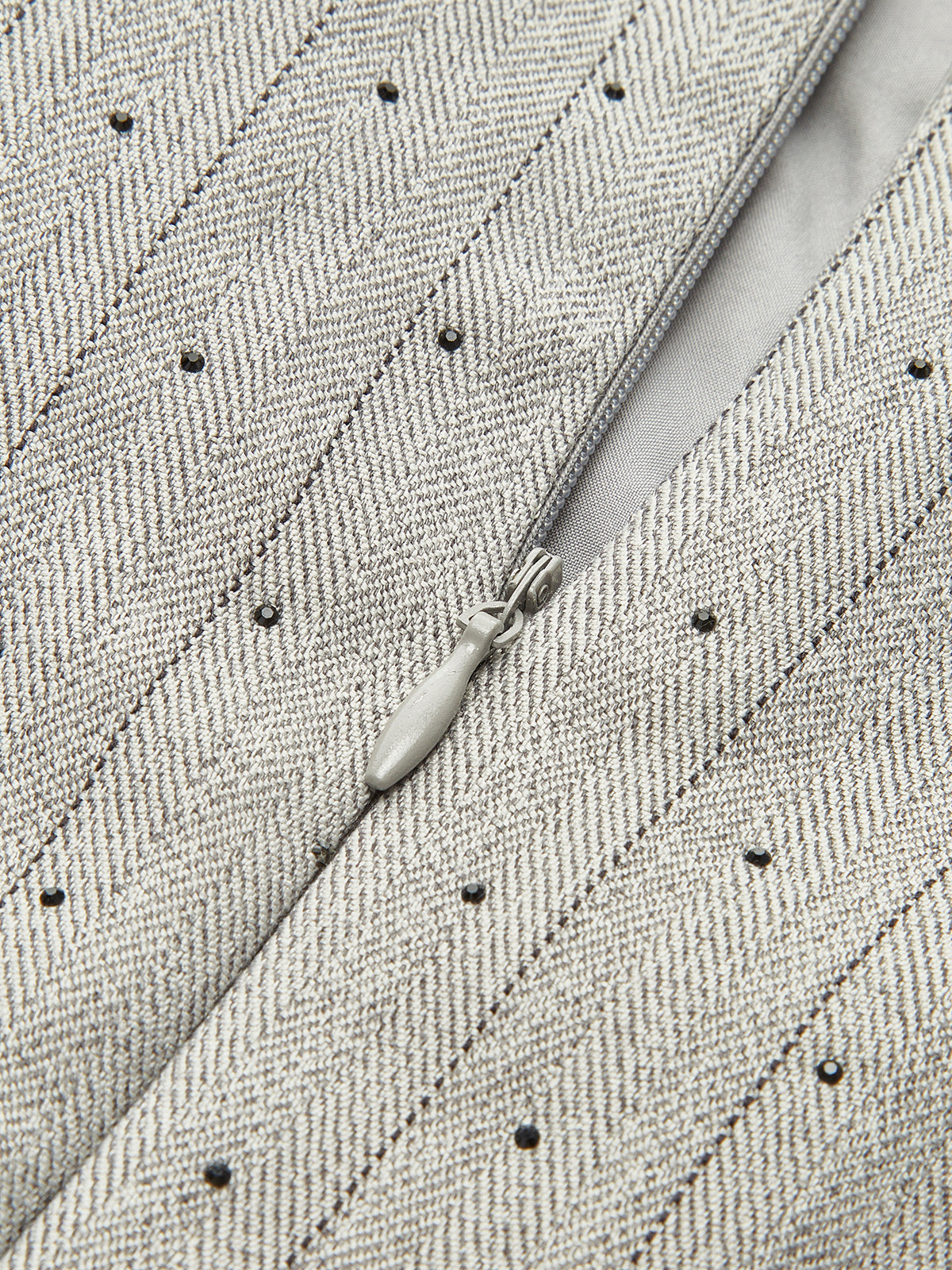 Neckholder-Kleid mit Rückenbindeverschluss und Falten 