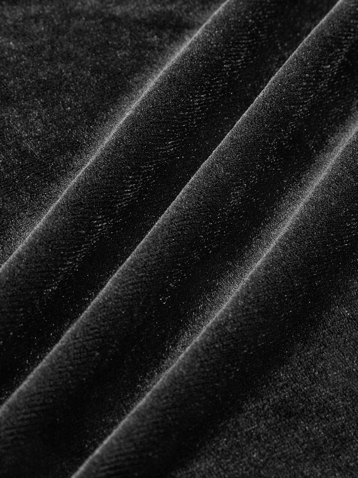 Samtkleid mit kurzen Ärmeln, schmal geschnitten 