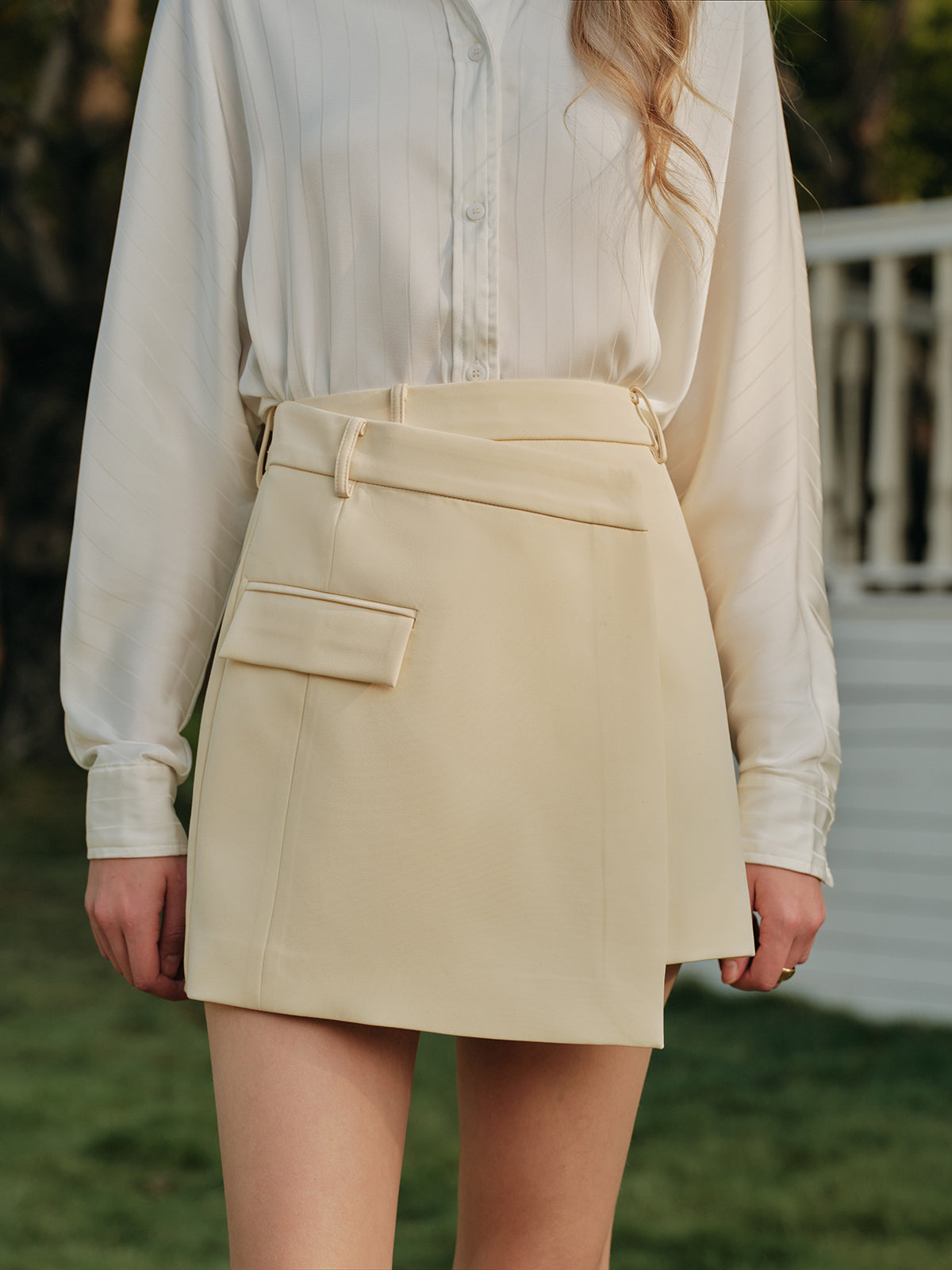 Asymmetrischer Wickelrock mit hohem Bund 