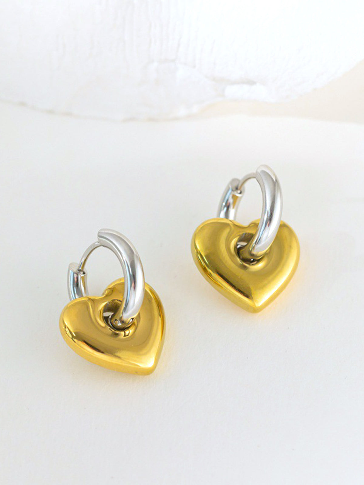 2pcs Contrast Heart Drop Earring