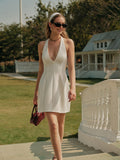 V-Ausschnitt Neckholder-Kleid mit Knoten und Falten