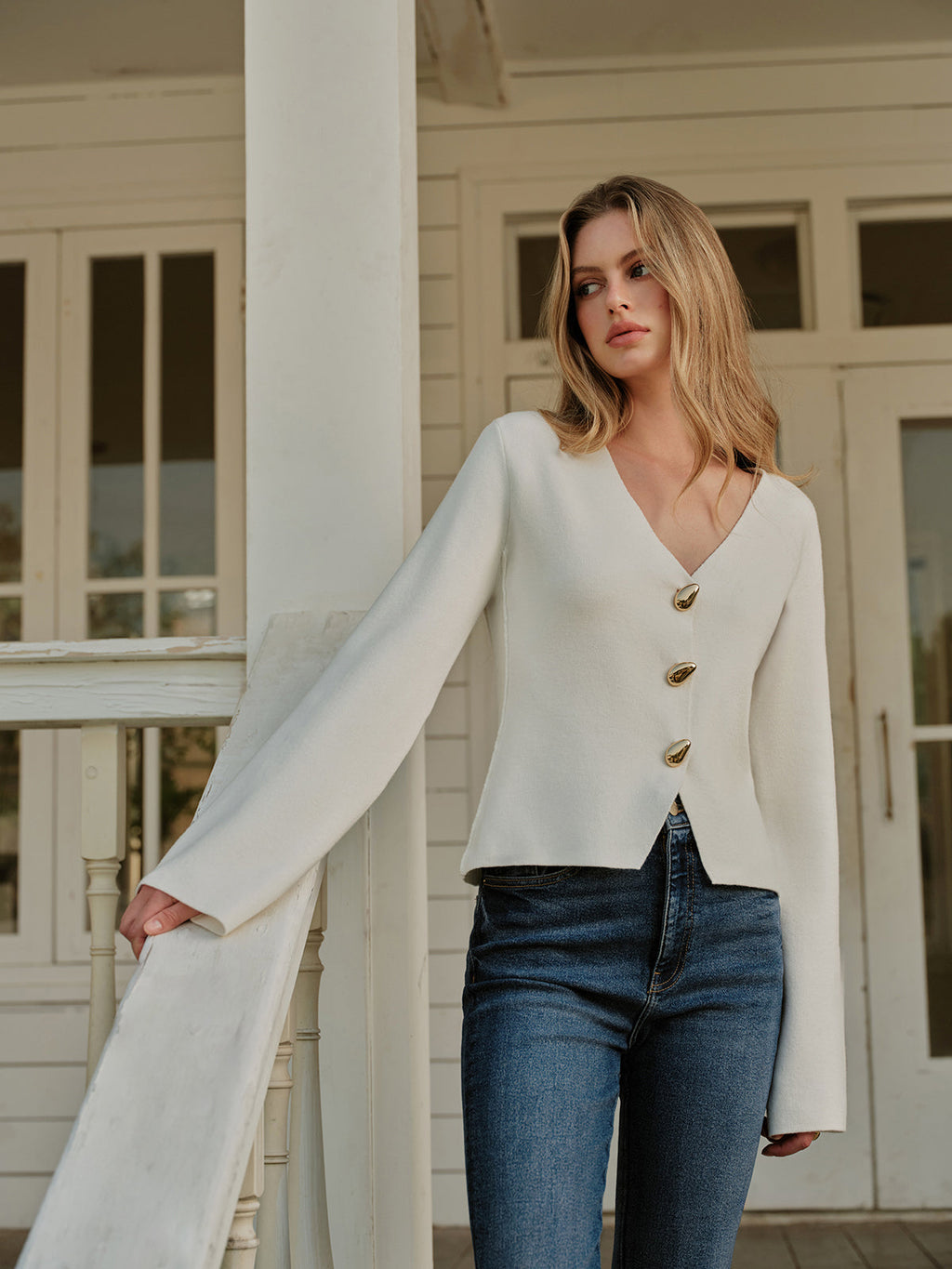 Cardigan en V à boutons métalliques