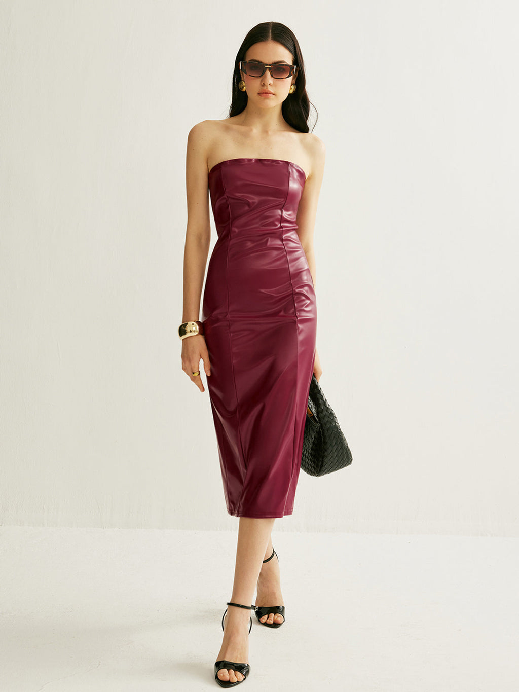 Trägerloses Kleid aus PU-Leder mit Schlitz