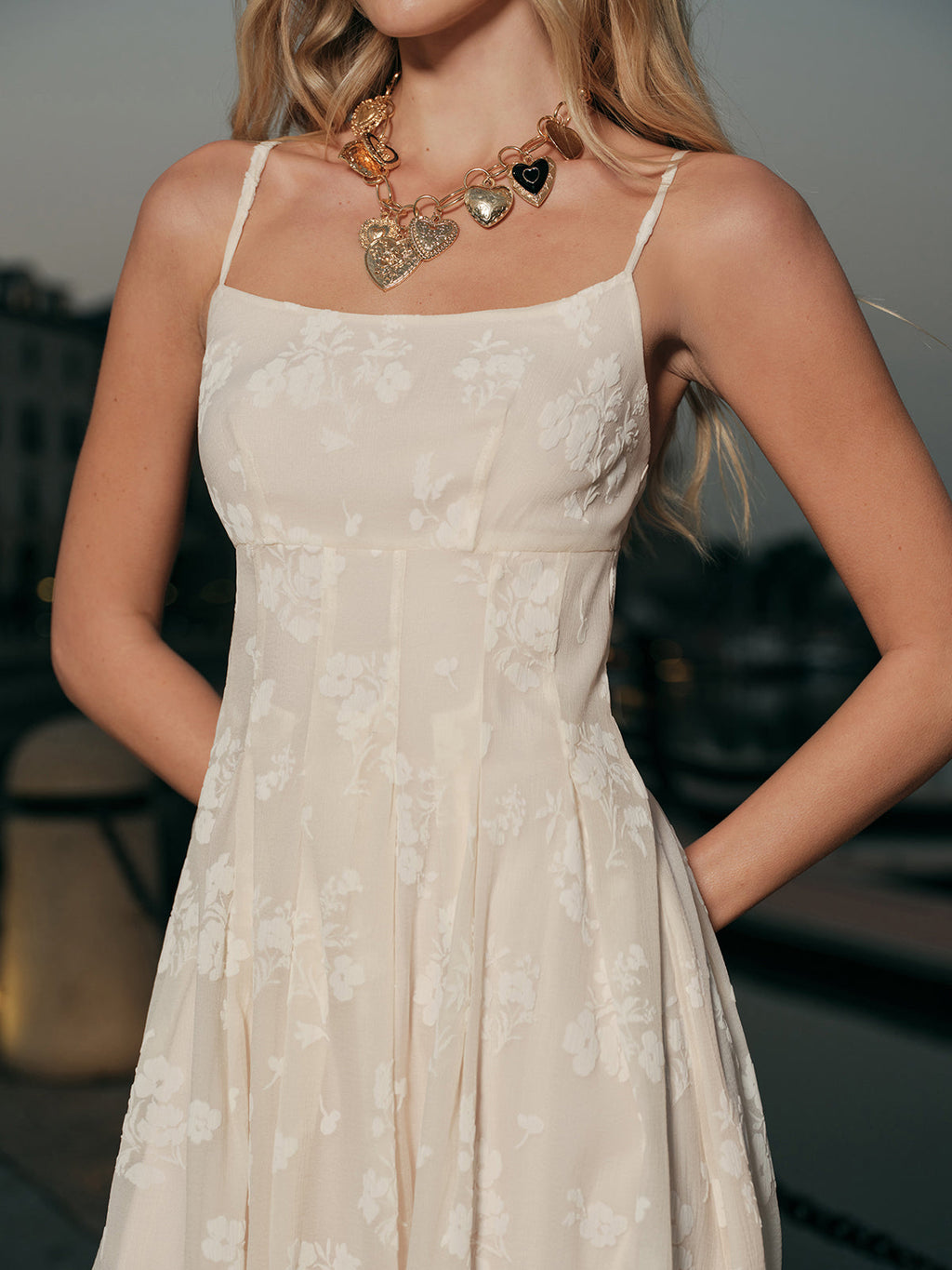 Geblümtes Jacquard-Maxikleid