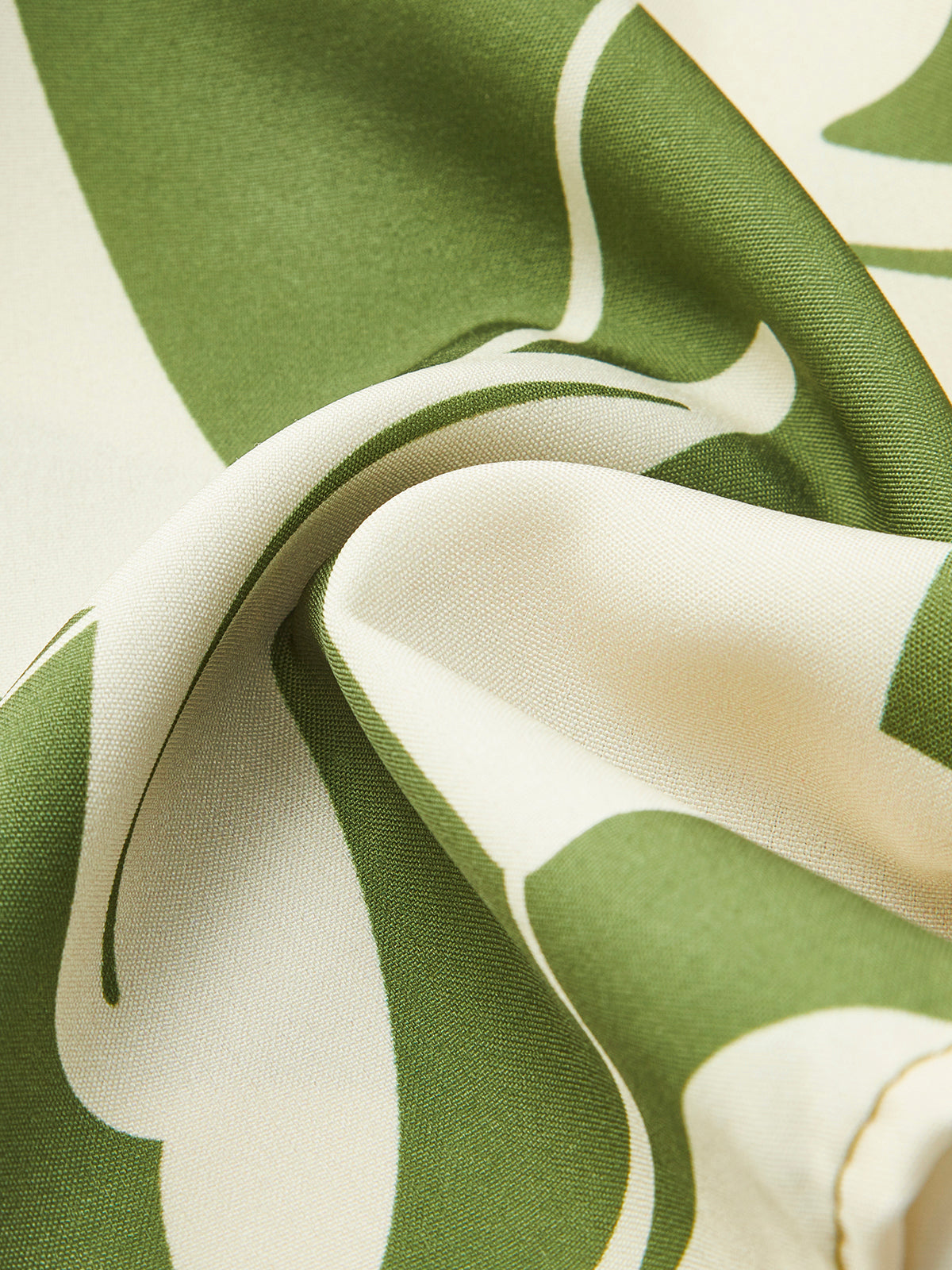 Kleid mit Blumenmuster und Gürtel 