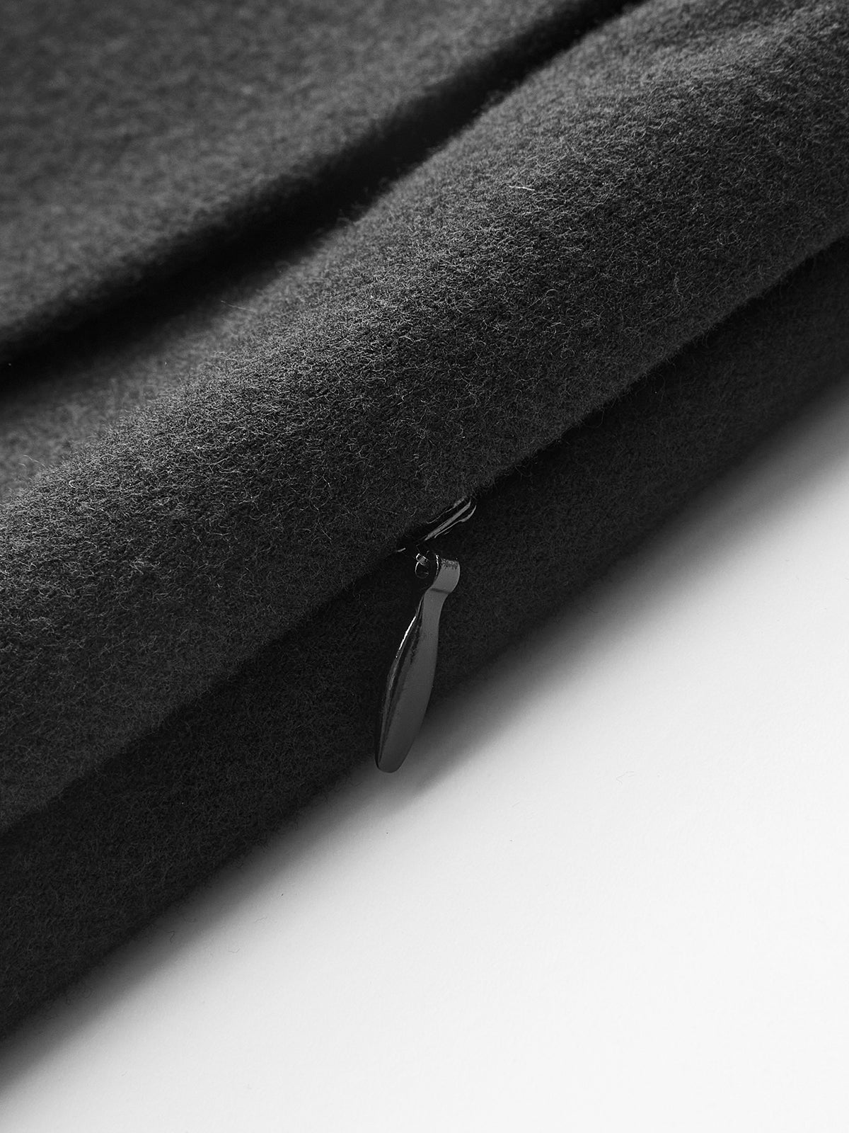 Hochtaillierter A-Linien-Rock mit Schlitz ohne Gürtel 