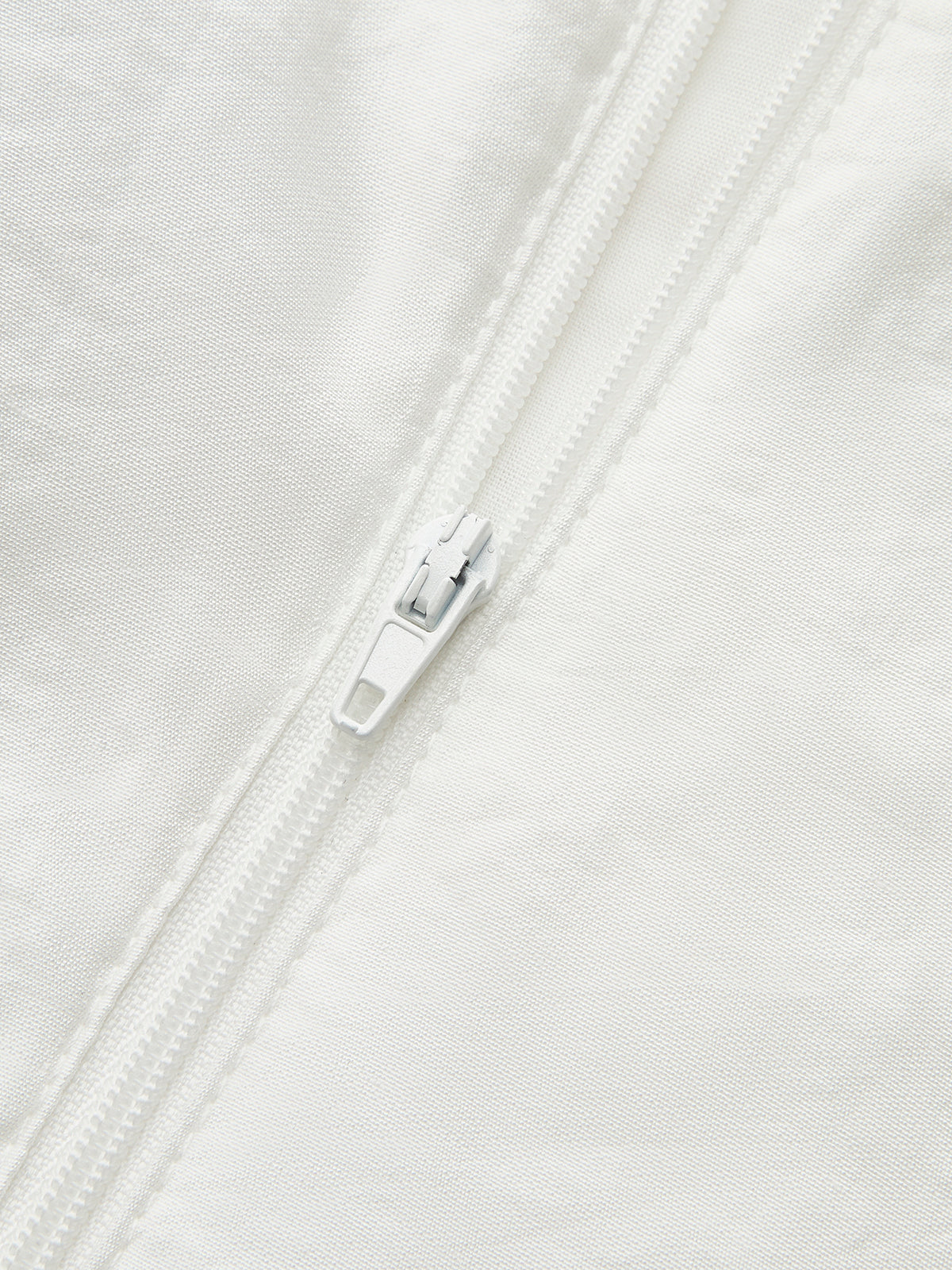 Chemisier à col montant et manches bouffantes 