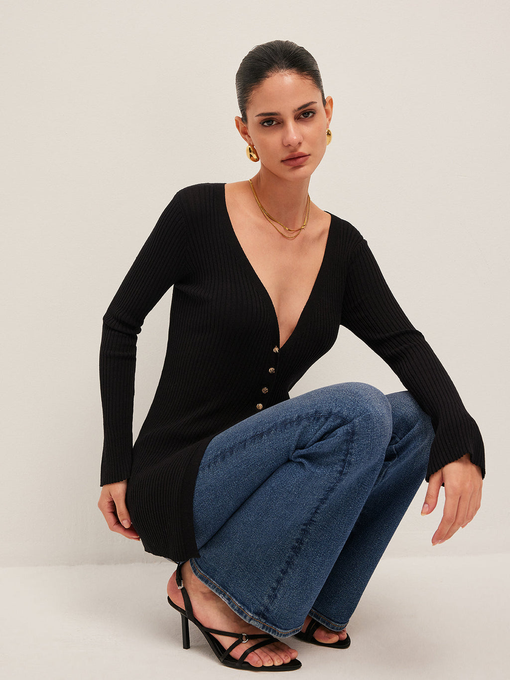 Gerippter Strickcardigan mit Knopfleiste und Schlitz