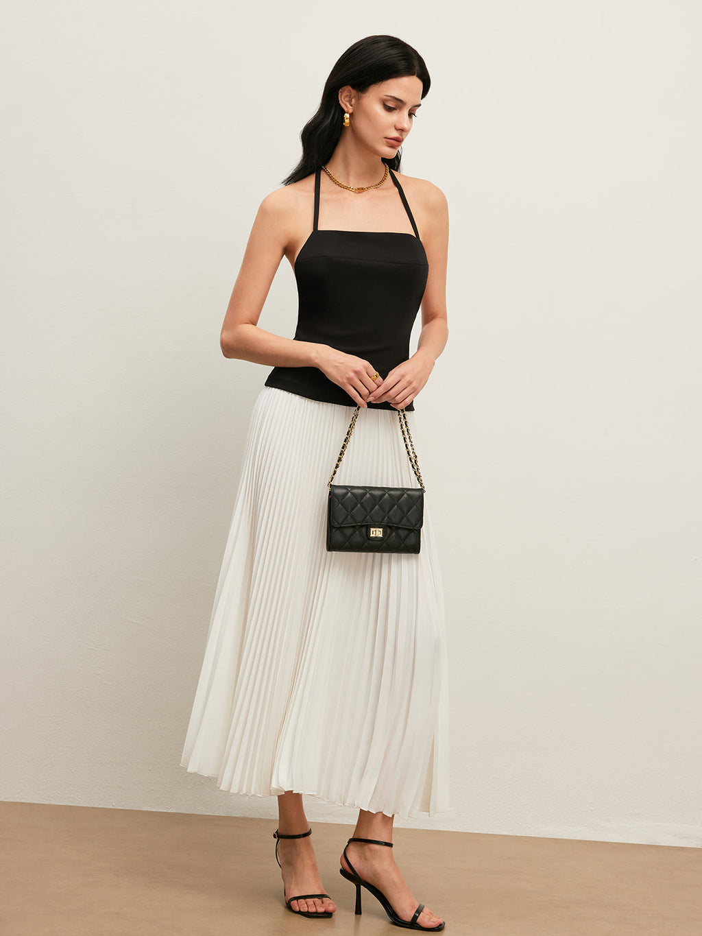 Rückenfreies Neckholder-Faltenkleid