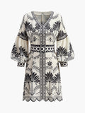 Boho-Kleid mit V-Ausschnitt und Gürtel