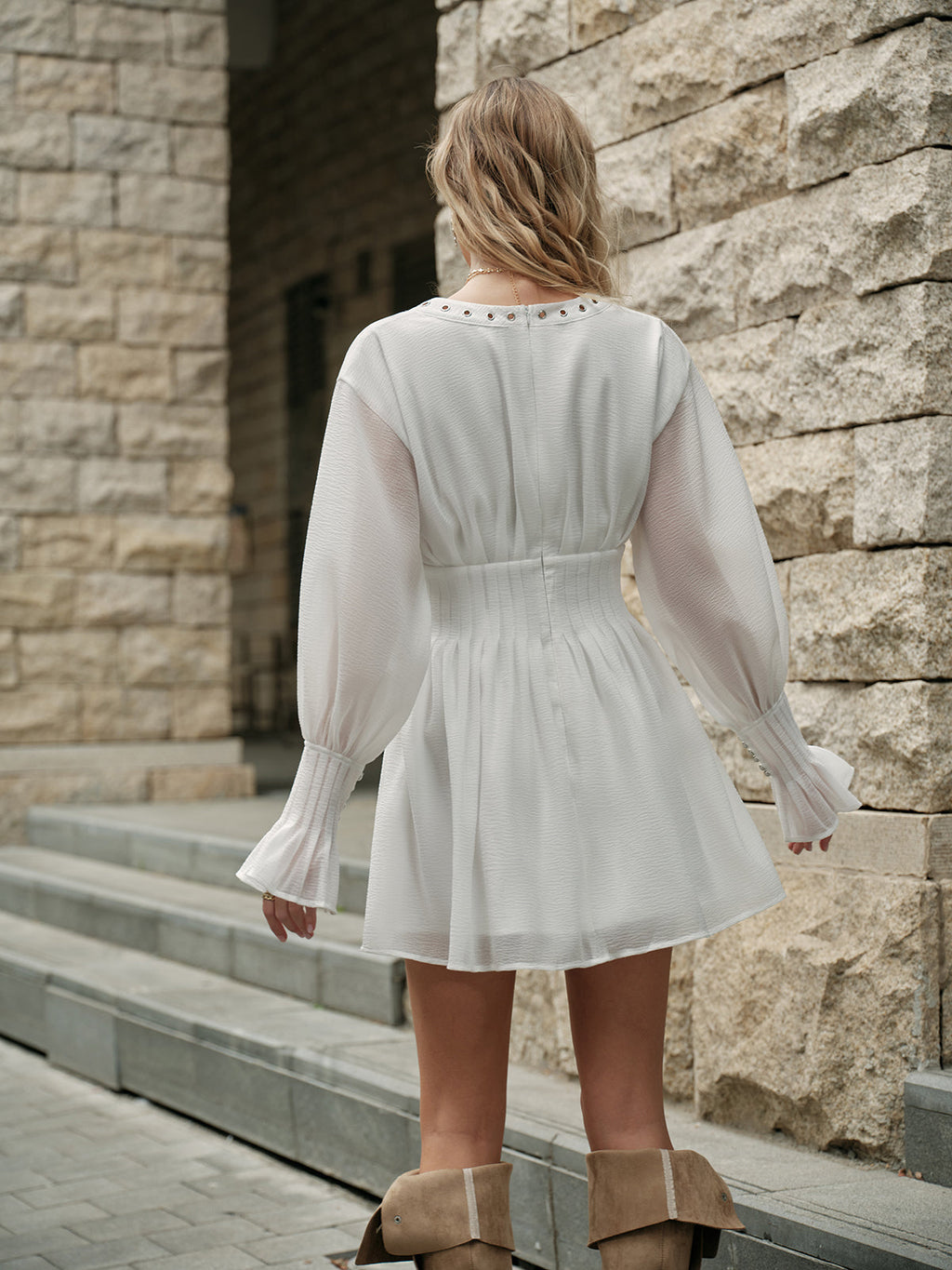 Halbtransparente Kleid mit Schnürung