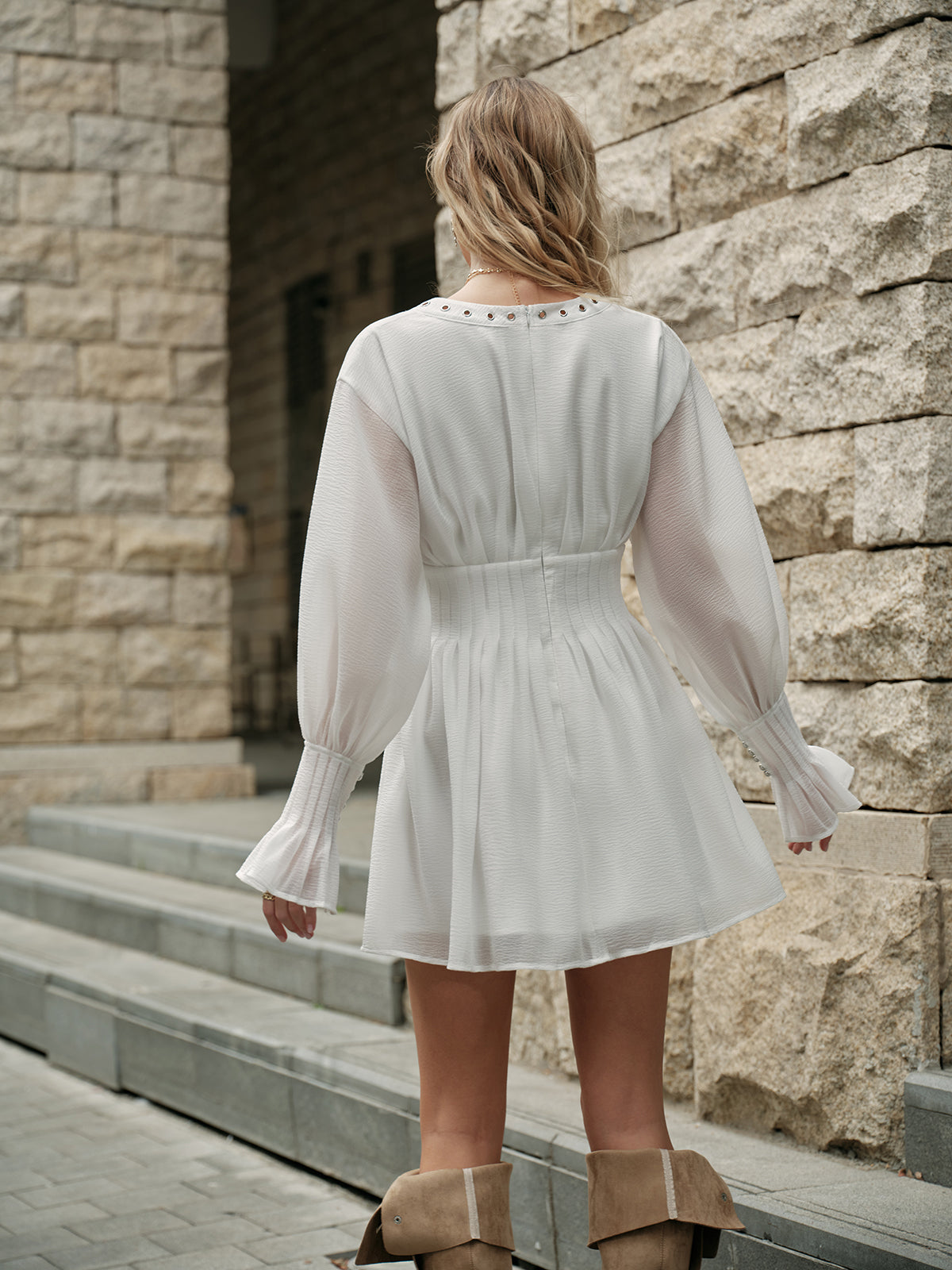Halbtransparente Kleid mit Schnürung