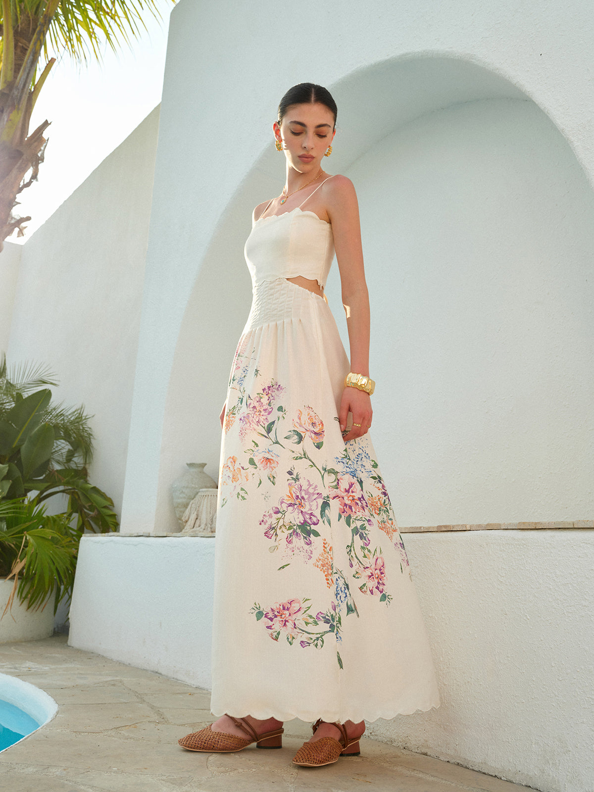 Robe sans manches à imprimé floral et lacets dans le dos